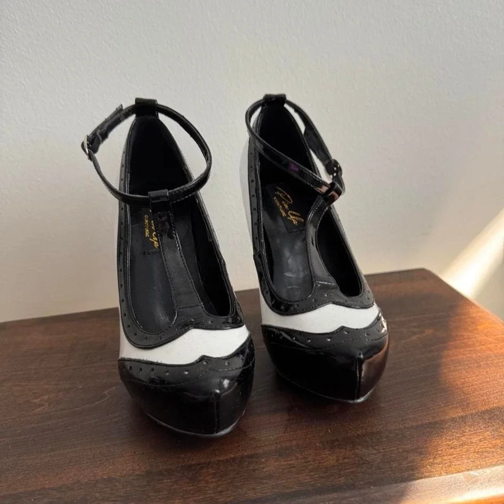 Pinup Couture vintage black